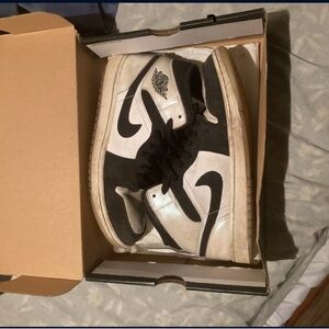 Mens Jordan 1 mids Black and White Sneakers
